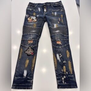 Fashion Nova Men’s Size 40 Waist 32 Inseam Distressed Blue Jeans with patches